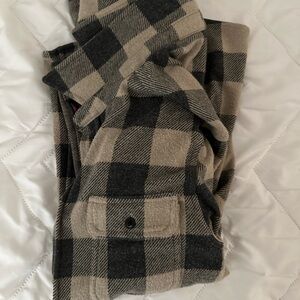 Faherty Legend Black and Cream Plaid Shirt - medium, EUC